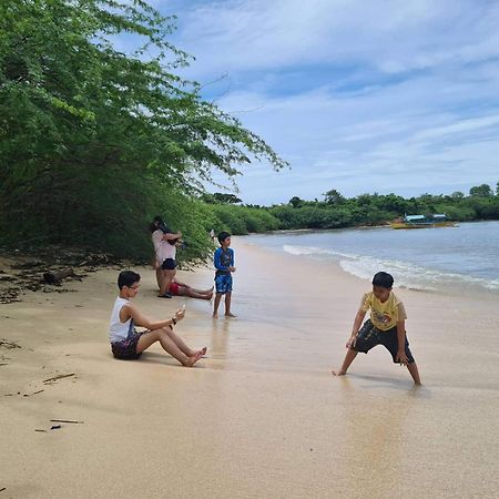 Calatagan'S Bahay Kubo - With Beach Access 바탕가스 외부 사진